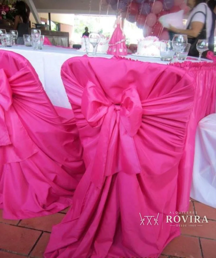 Forro de silla completo fucsia, quinceañera en terraza